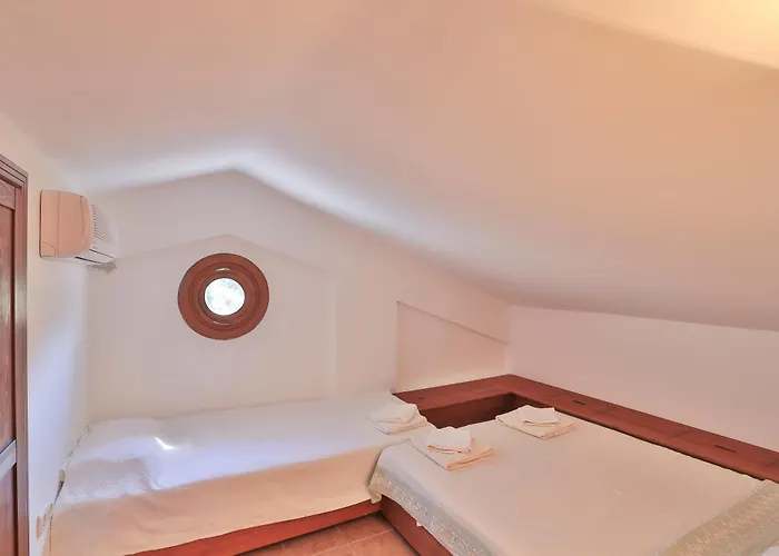 Isinda, Town Centre Βίλα *