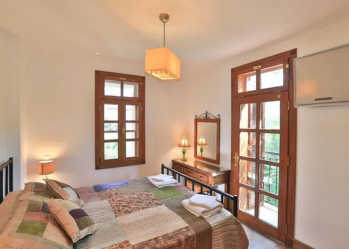 Isinda, Town Centre Βίλα