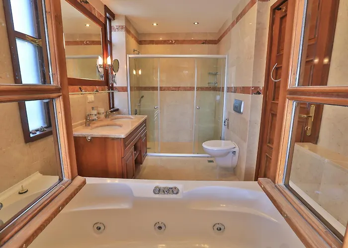 Isinda, Town Centre Βίλα *