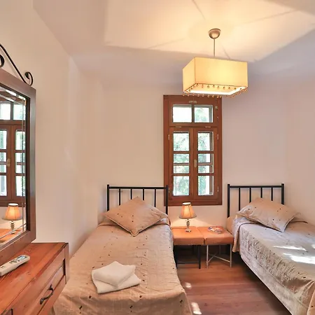 Isinda, Town Centre * Kas